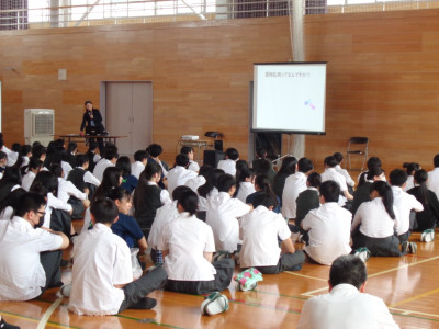 R07薬物乱用防止教室２年008